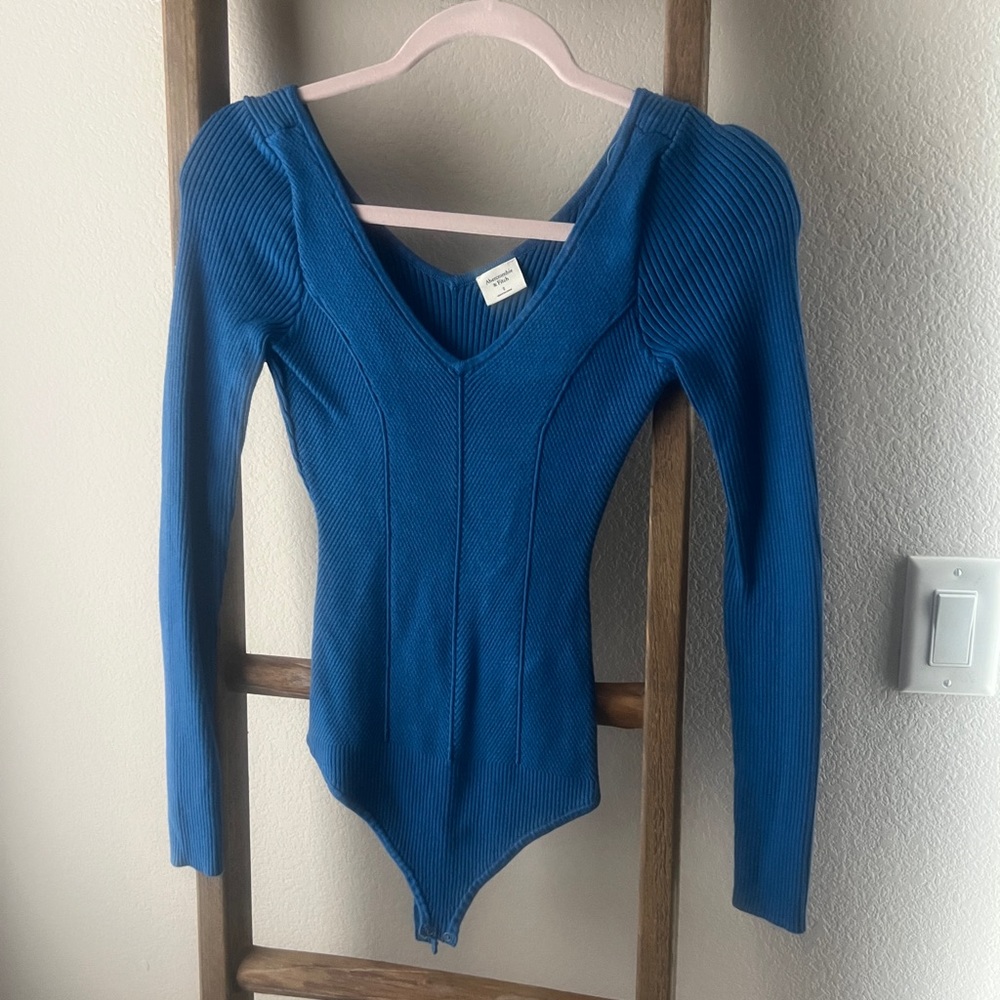 NWOT - Abercrombie & Fitch blue sweater bodysuit- size small